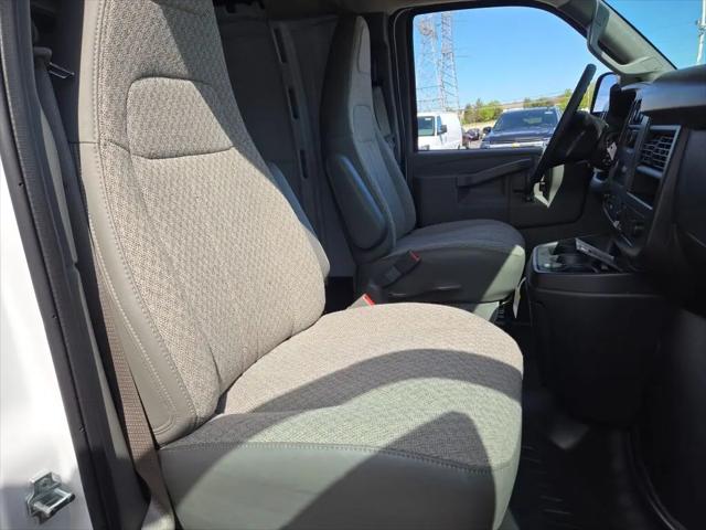 2026 Chevrolet Express Cargo Van 2500 Extended Wheelbase, WT, RWD