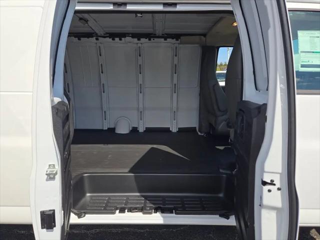 2026 Chevrolet Express Cargo Van 2500 Extended Wheelbase, WT, RWD