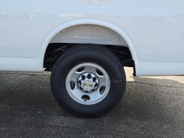 2026 Chevrolet Express Cargo Van 2500 Extended Wheelbase, WT, RWD