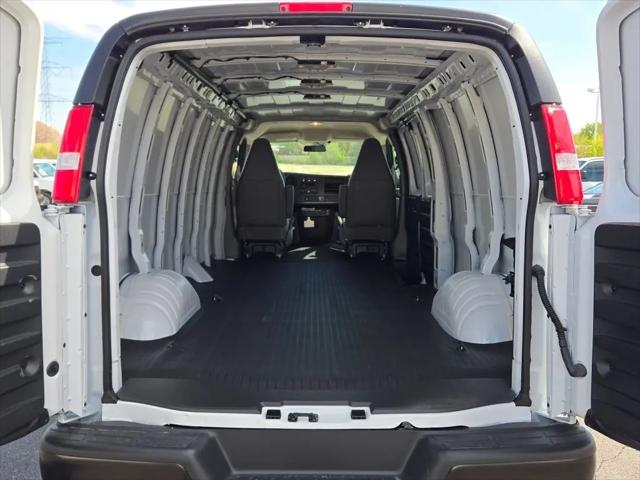 2026 Chevrolet Express Cargo Van 2500 Extended Wheelbase, WT, RWD