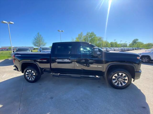 2021 Chevrolet Silverado 2500HD 4WD Crew Cab Standard Bed Custom