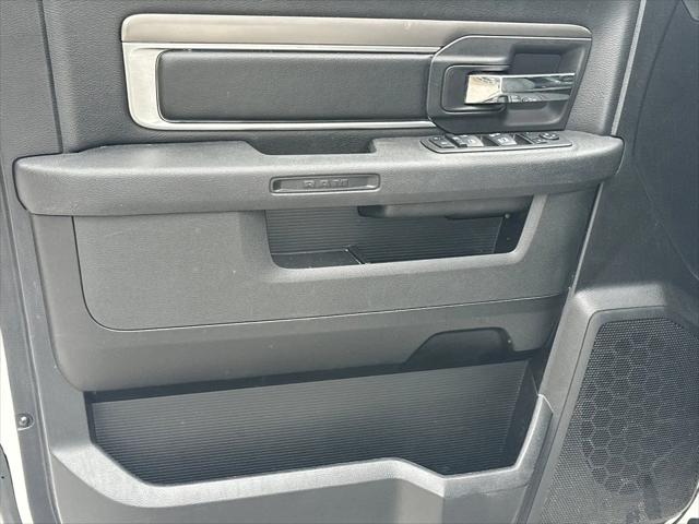 2024 Ram 1500 Classic Warlock Crew Cab 4x4 5'7" Box
