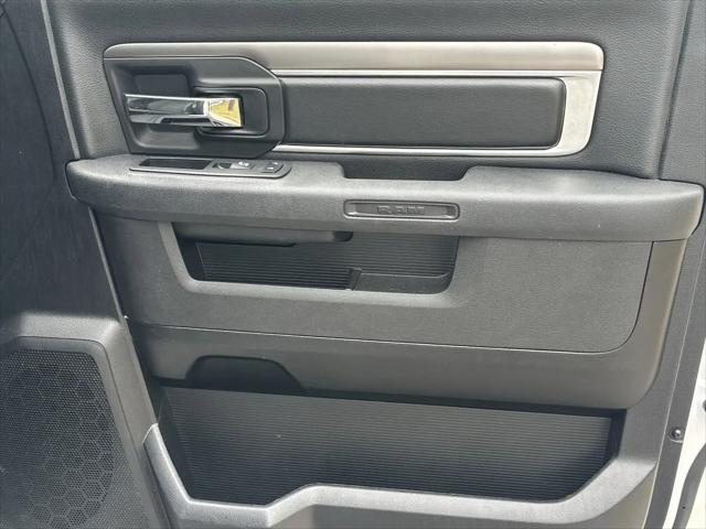 2024 Ram 1500 Classic Warlock Crew Cab 4x4 5'7" Box