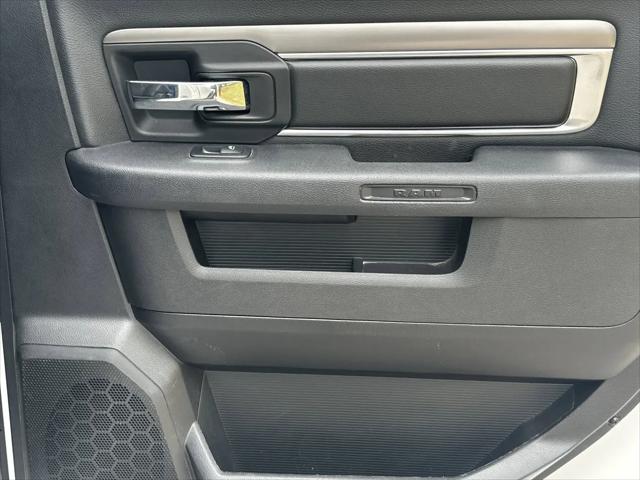 2024 Ram 1500 Classic Warlock Crew Cab 4x4 5'7" Box
