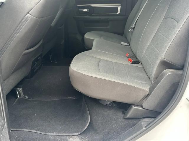 2024 Ram 1500 Classic Warlock Crew Cab 4x4 5'7" Box