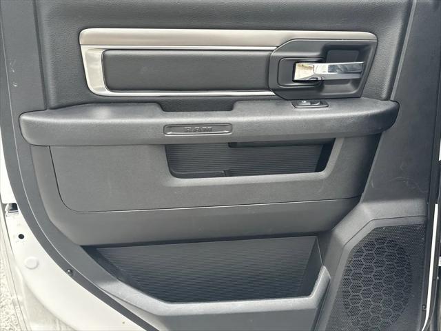 2024 Ram 1500 Classic Warlock Crew Cab 4x4 5'7" Box