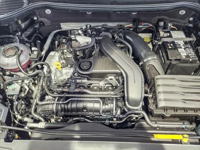 2026 Volkswagen Taos SE Black