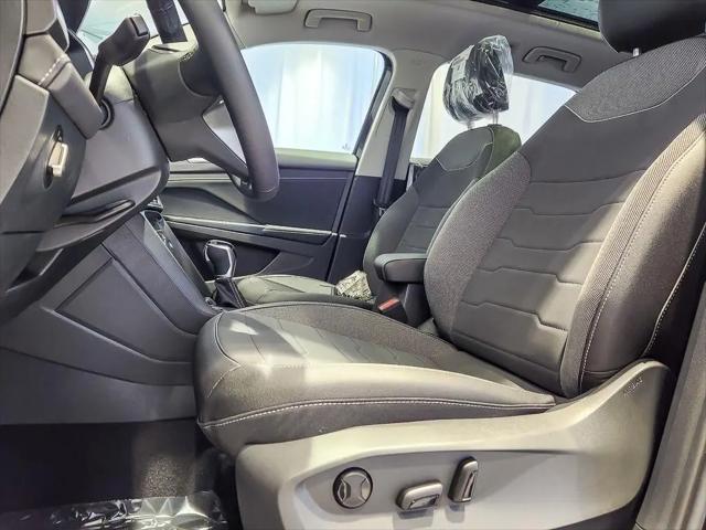 2026 Volkswagen Taos SE Black