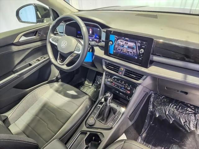 2026 Volkswagen Taos SE Black