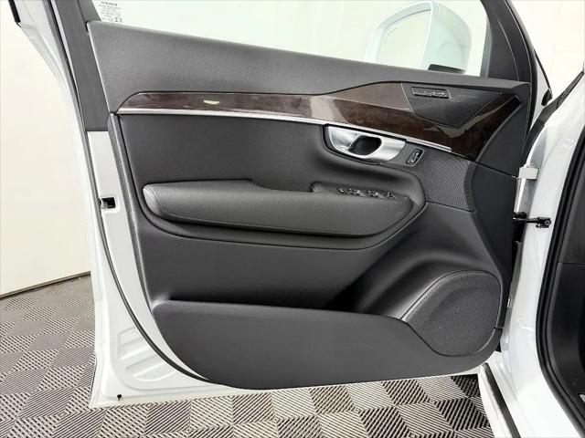 2019 Volvo XC90 T6 Momentum