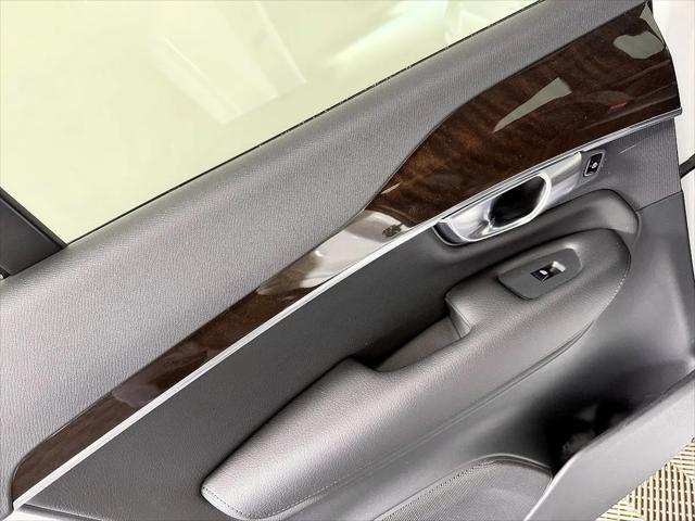 2019 Volvo XC90 T6 Momentum
