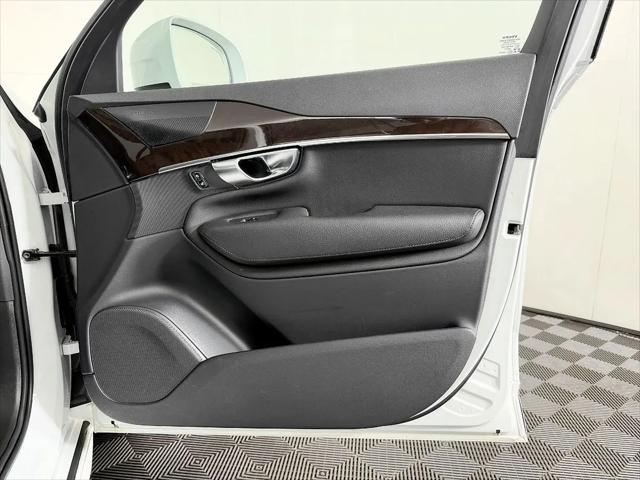 2019 Volvo XC90 T6 Momentum