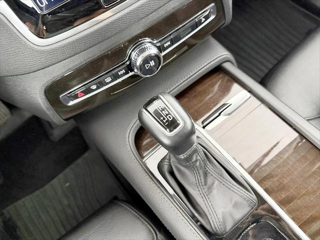 2019 Volvo XC90 T6 Momentum