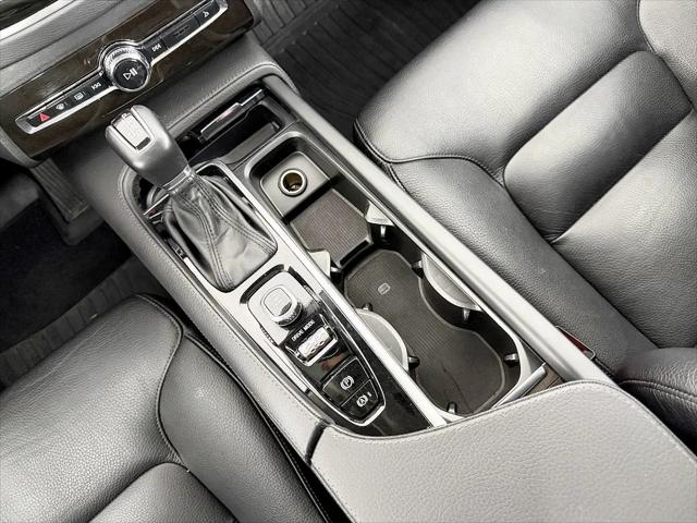 2019 Volvo XC90 T6 Momentum