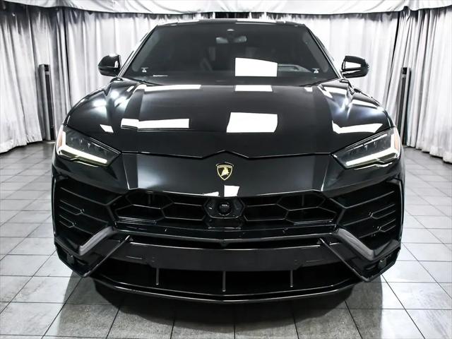 2022 Lamborghini Urus Pearl Capsule