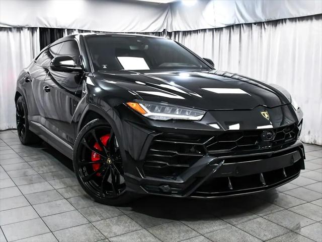 2022 Lamborghini Urus Pearl Capsule