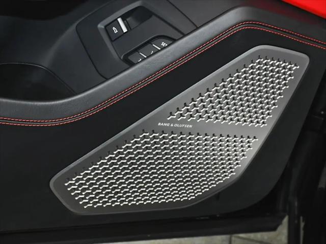 2022 Lamborghini Urus Pearl Capsule