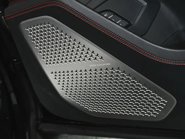 2022 Lamborghini Urus Pearl Capsule