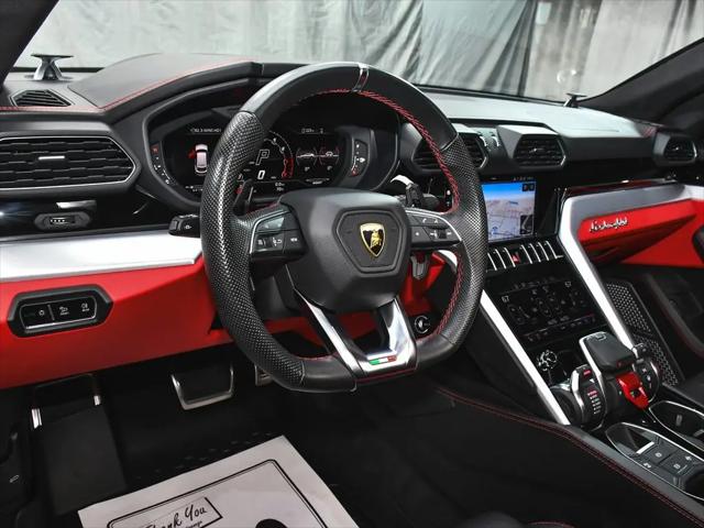 2022 Lamborghini Urus Pearl Capsule