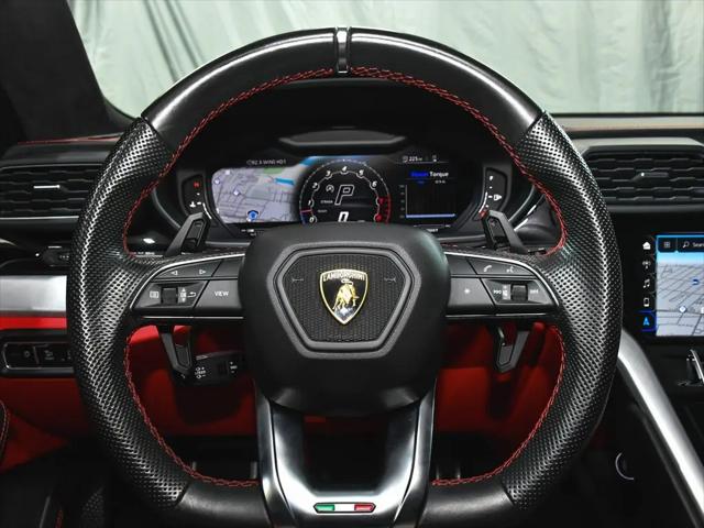 2022 Lamborghini Urus Pearl Capsule