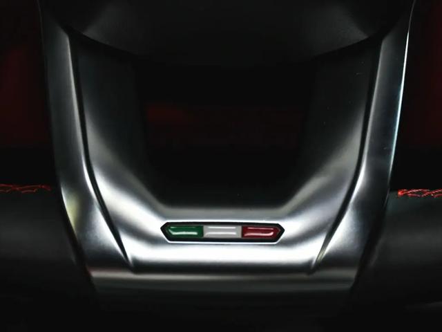 2022 Lamborghini Urus Pearl Capsule