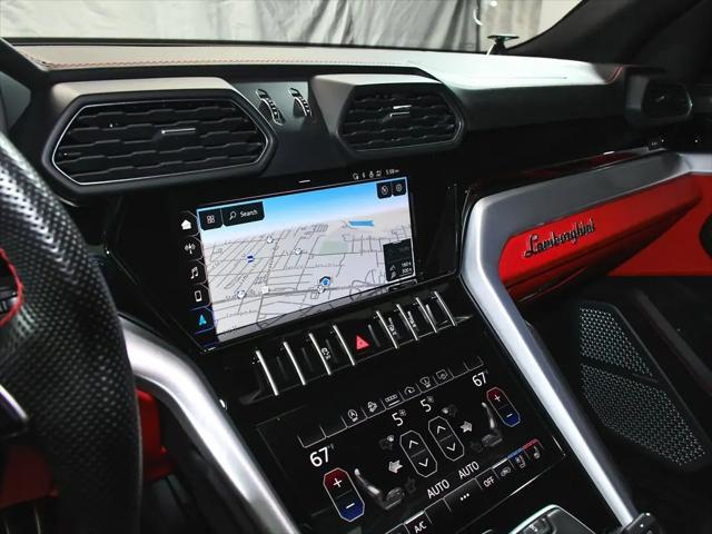 2022 Lamborghini Urus Pearl Capsule