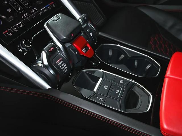 2022 Lamborghini Urus Pearl Capsule