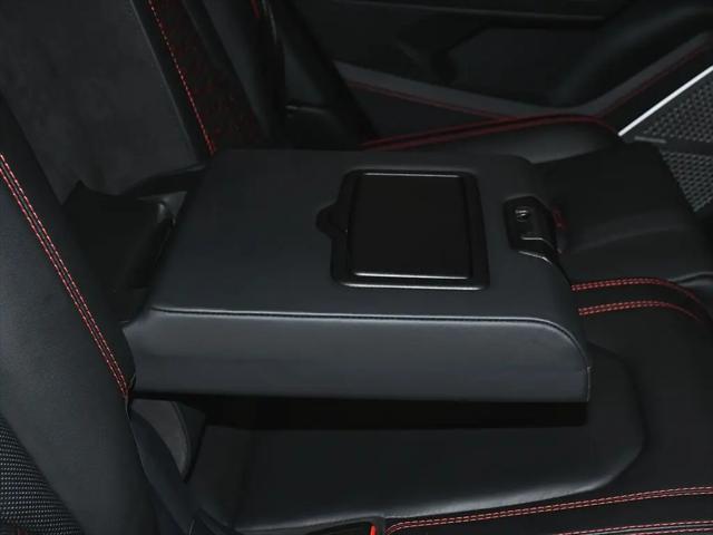 2022 Lamborghini Urus Pearl Capsule