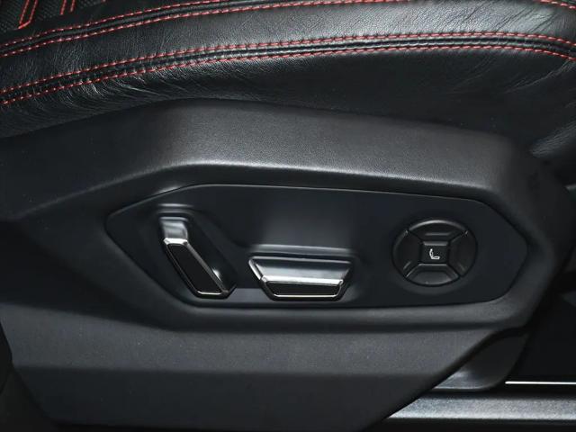 2022 Lamborghini Urus Pearl Capsule