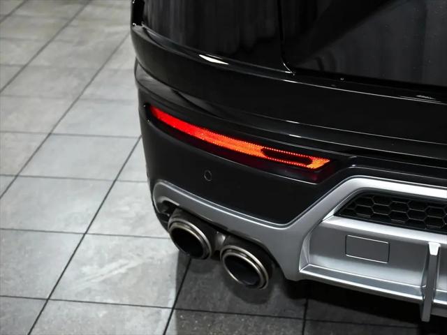 2022 Lamborghini Urus Pearl Capsule