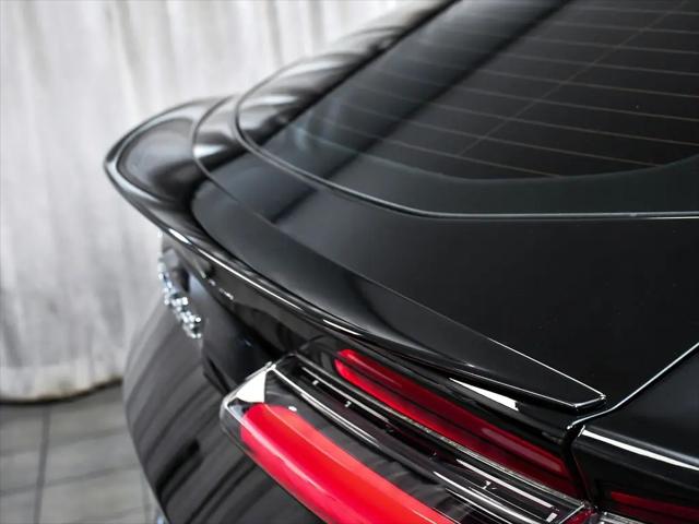 2022 Lamborghini Urus Pearl Capsule