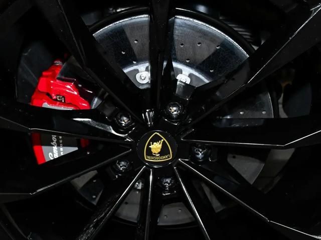 2022 Lamborghini Urus Pearl Capsule