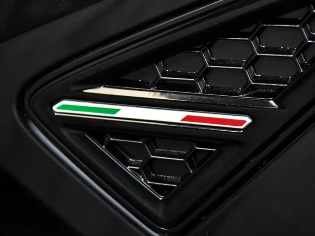 2022 Lamborghini Urus Pearl Capsule