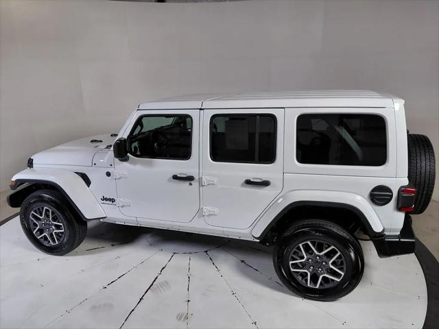 2025 Jeep Wrangler 4-Door Sahara 4x4