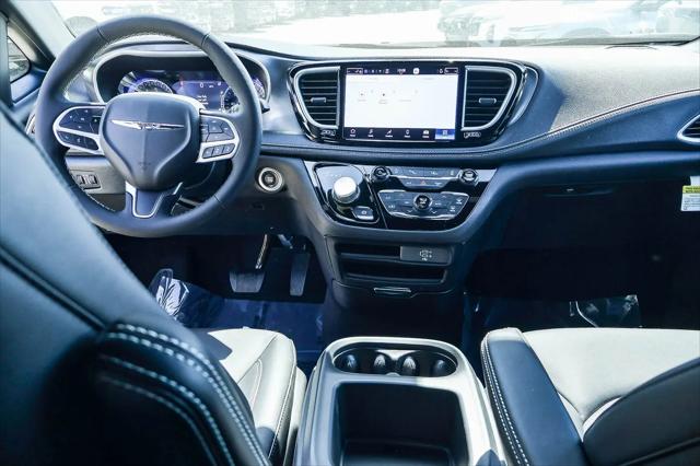 2026 Chrysler Pacifica Select AWD