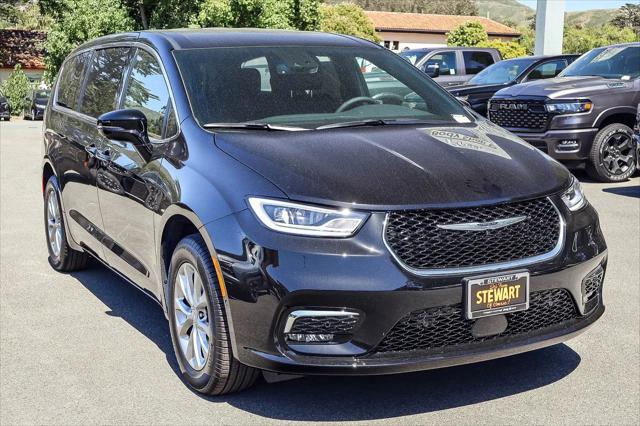 2026 Chrysler Pacifica Select AWD