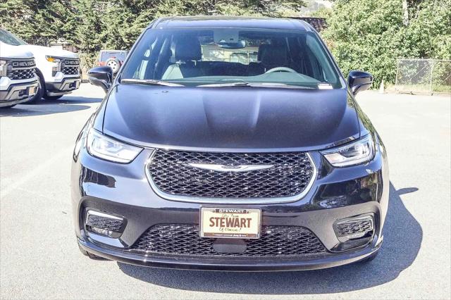 2026 Chrysler Pacifica Select AWD