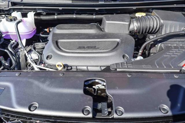 2026 Chrysler Pacifica Select AWD