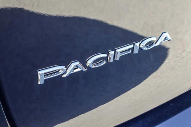 2026 Chrysler Pacifica Select AWD