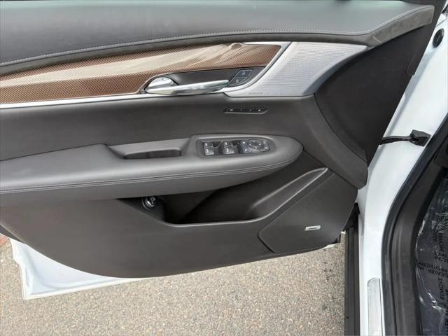 2025 Cadillac XT6 AWD Sport