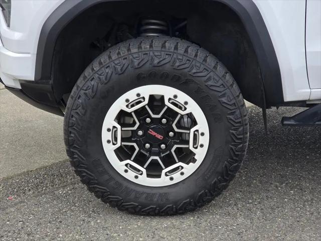 2023 GMC Canyon 4WD Crew Cab Short Box AT4X