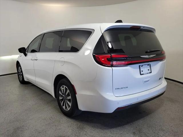 2024 Chrysler Pacifica Hybrid Select