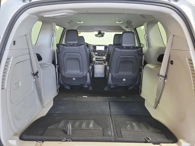 2024 Chrysler Pacifica Hybrid Select