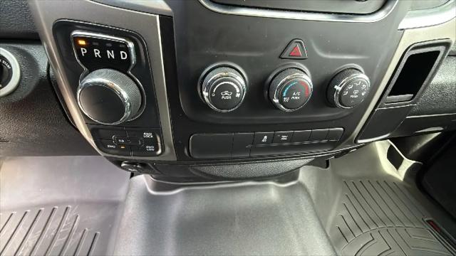 2019 Ram 1500 Classic SLT Crew Cab 4x4 6'4" Box