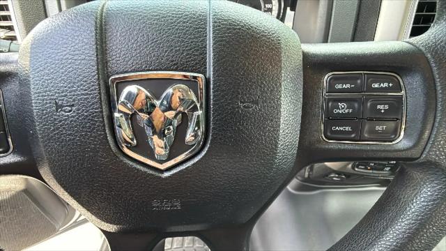 2019 Ram 1500 Classic SLT Crew Cab 4x4 6'4" Box