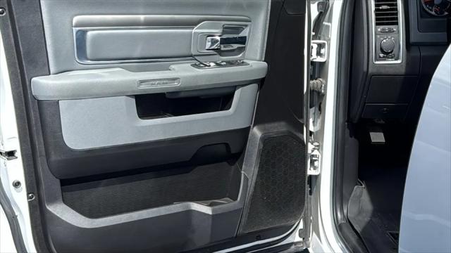 2019 Ram 1500 Classic SLT Crew Cab 4x4 6'4" Box