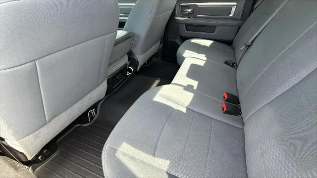 2019 Ram 1500 Classic SLT Crew Cab 4x4 6'4" Box