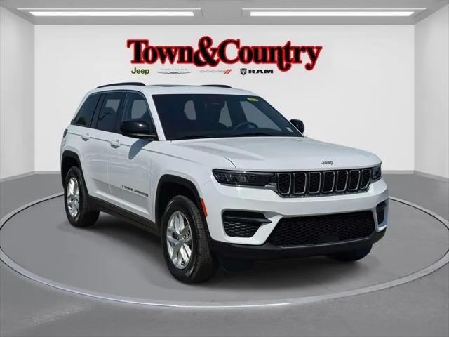 2025 Jeep Grand Cherokee Laredo X 4x4 for sale in Levittown, NY