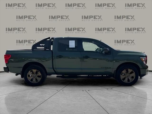 2024 Nissan Titan Crew Cab SV 4x2
