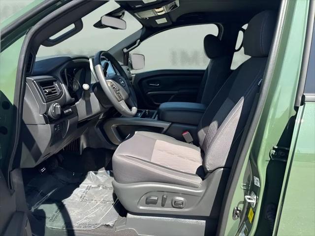 2024 Nissan Titan Crew Cab SV 4x2